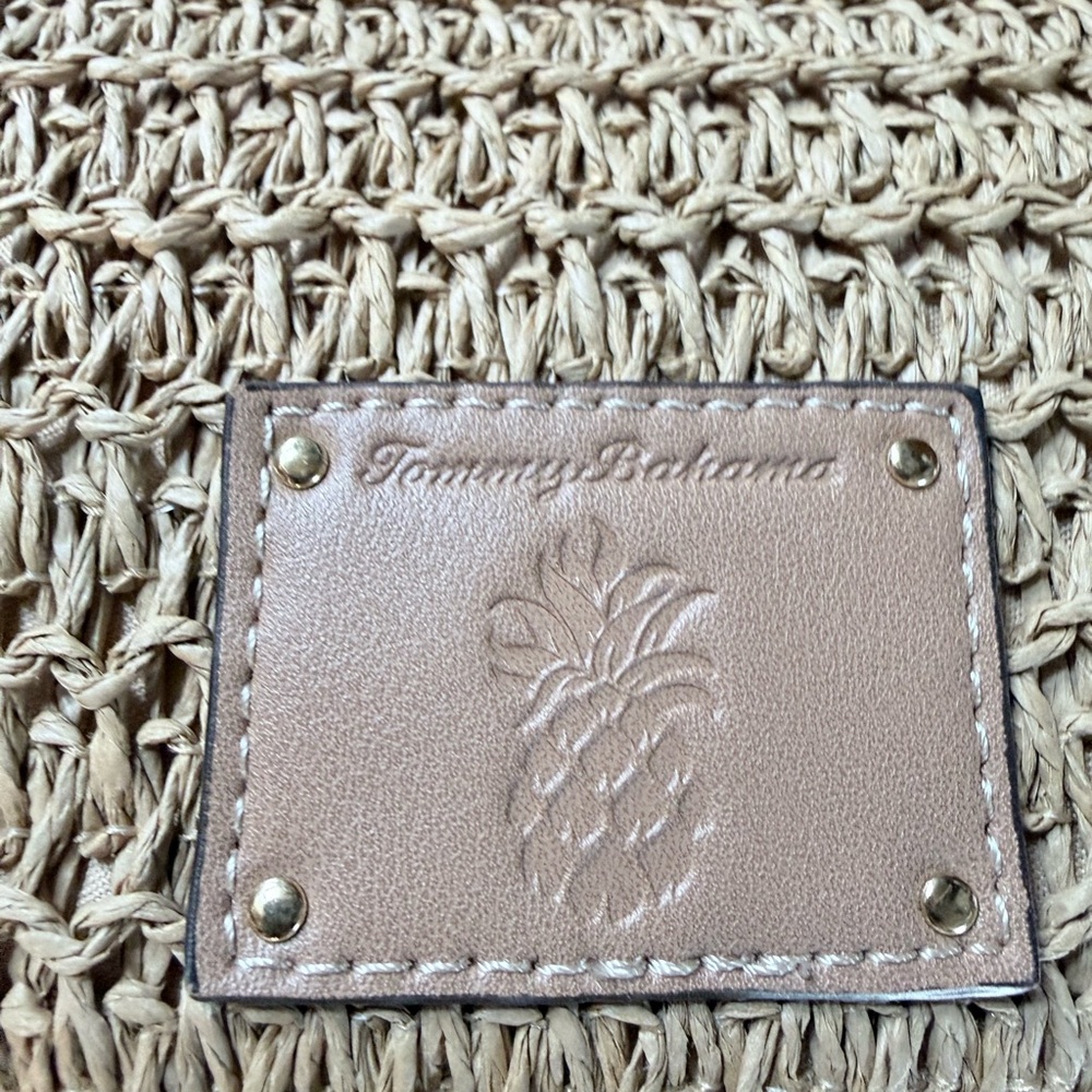 Stylish Tan Woven Tommy Bahama Shoulder Bag- NEW! - Picture 2 of 5